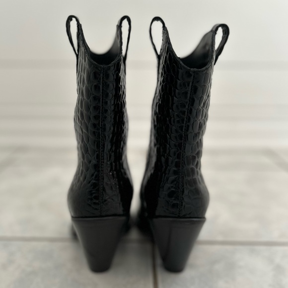 Toral Oslo Short Leather Boots - Picture 9 of 14